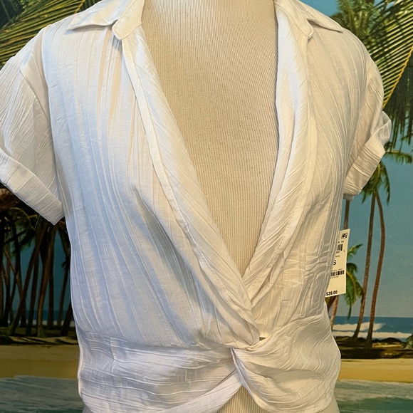 AND NOW THIS Tops - Brand new Cool top